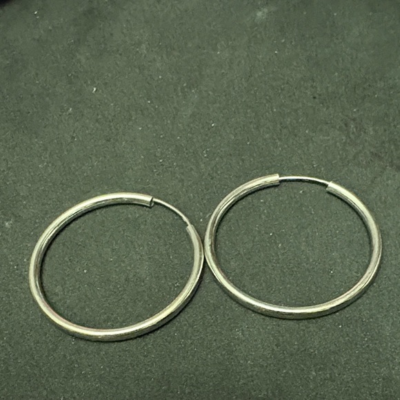 New 925 Silver Hoop Earrings - Picture 2 of 7